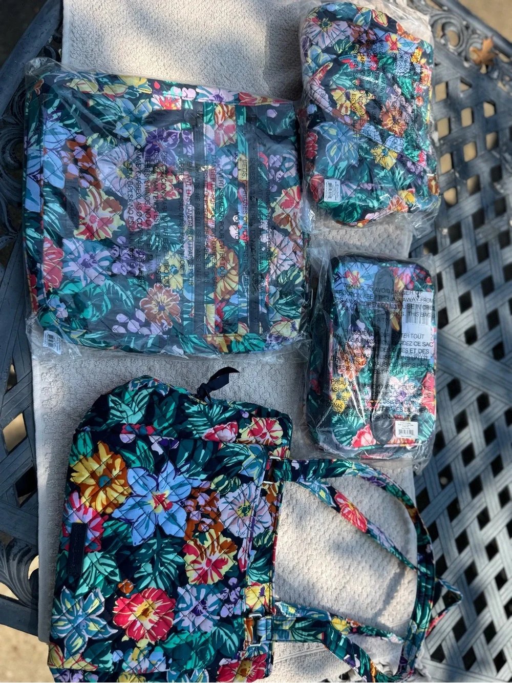 Vera Bradley Navy Quilted & Bright Floral Print “Happy Blooms” NEW 5 items - Picture 5 of 16